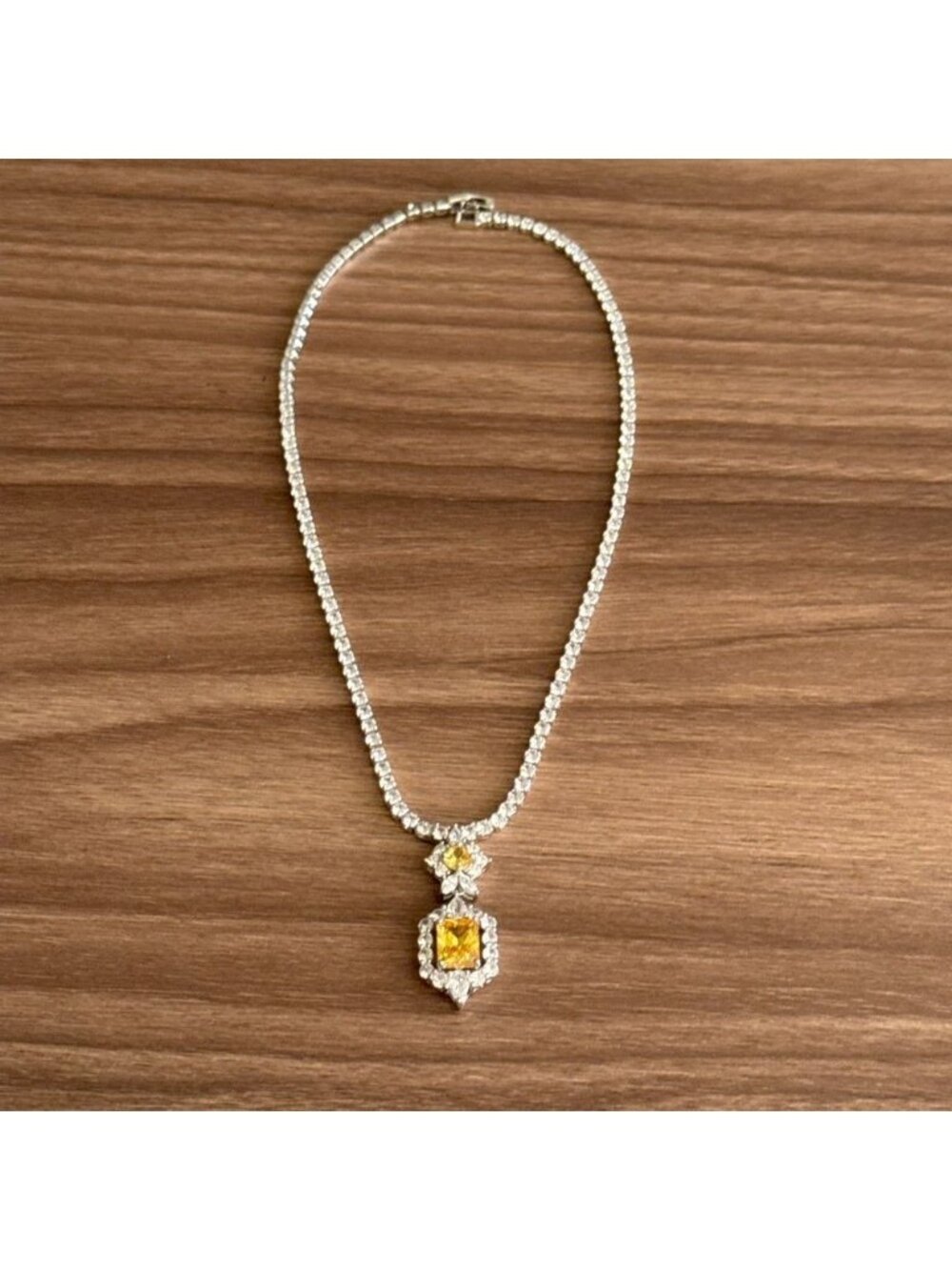Yellow Diamond Necklace Q574 - Picture 4 of 5